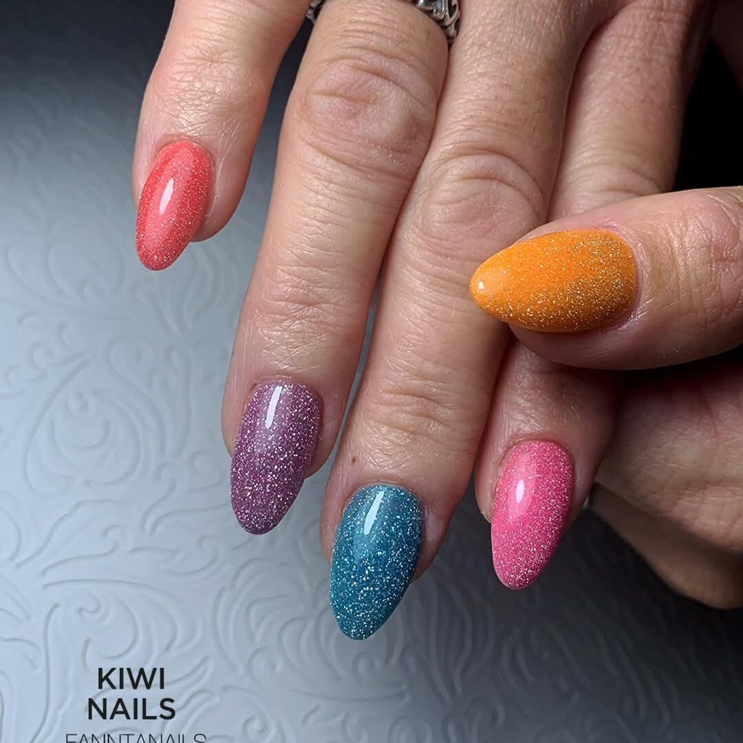 Hema Free LackGel Kit- Easter Sparkle 5*8 ml – Gel Polish Set - Kiwi Nails – Bild 4